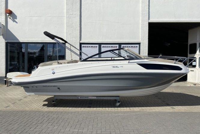 Bayliner VR5 Cuddy
