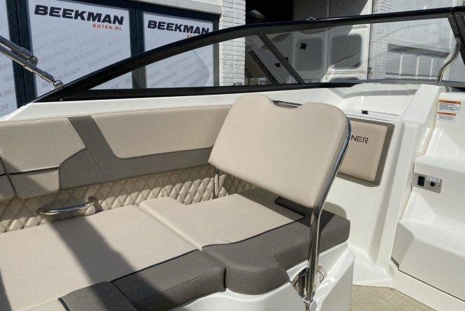 Bayliner VR5 Cuddy
