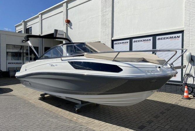 Bayliner VR5 Cuddy
