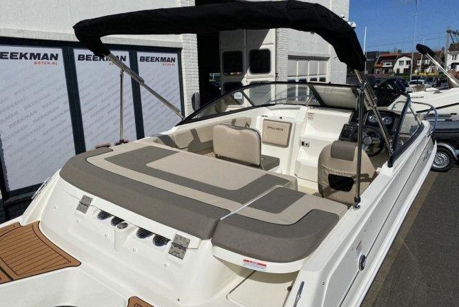 Bayliner VR5 Cuddy