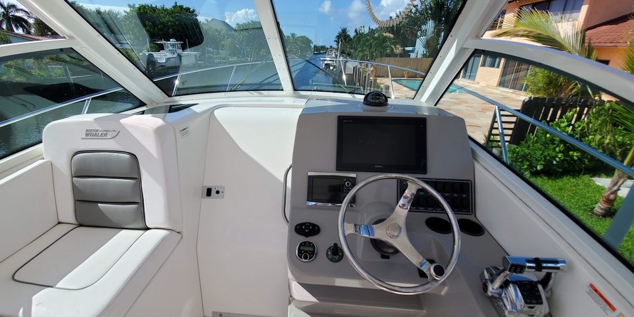 Boston Whaler 315 Conquest