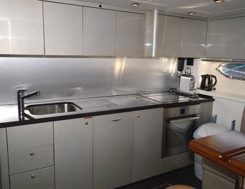 Sunseeker Predator 82