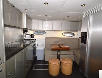 Sunseeker Predator 82