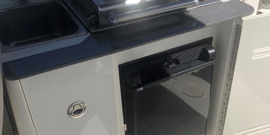 Sea Ray 300 Sundeck