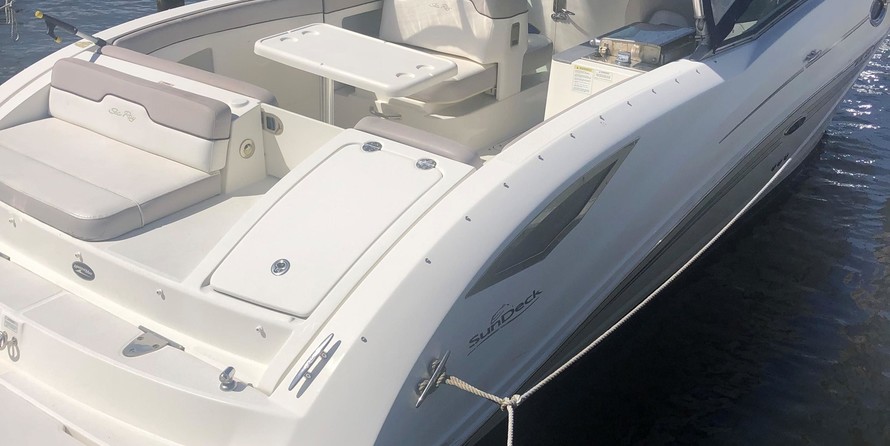 Sea Ray 300 Sundeck