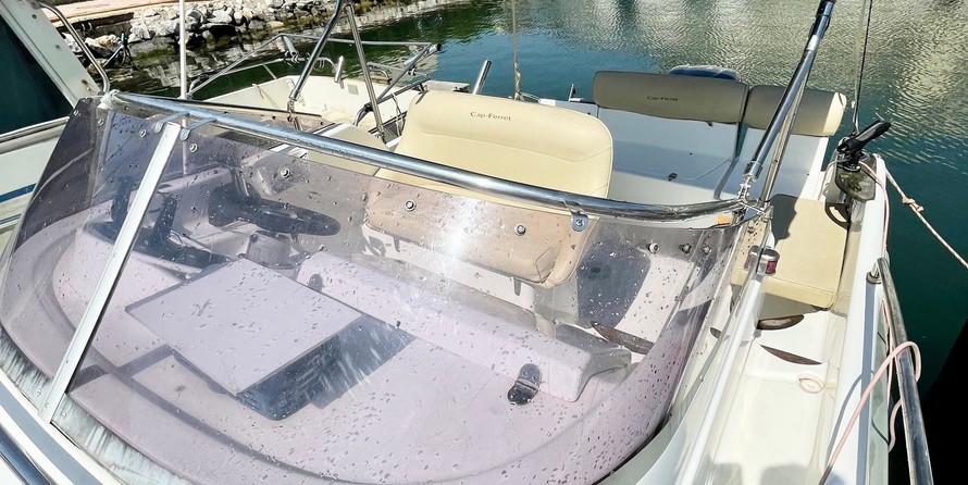 B2 marine cap ferret 552 dc