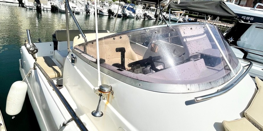 B2 marine cap ferret 552 dc