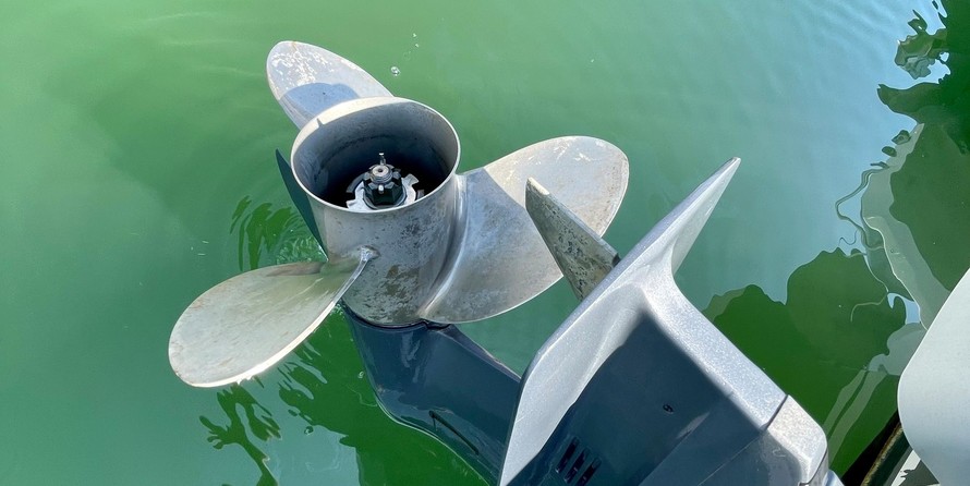 B2 marine cap ferret 552 dc