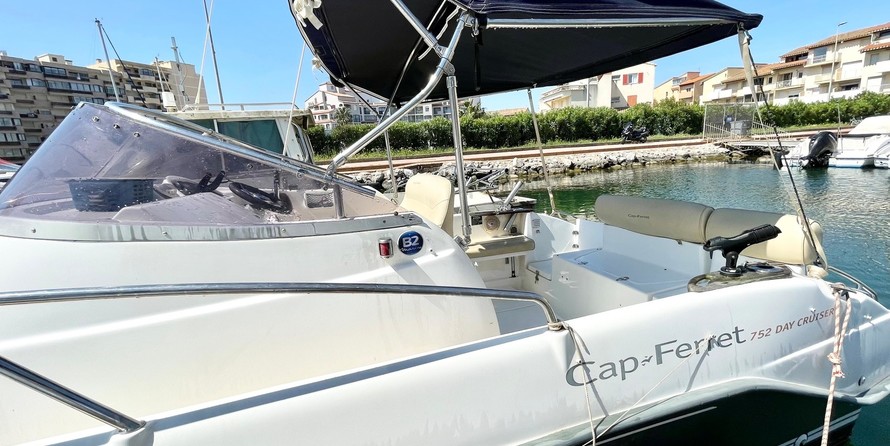 B2 marine cap ferret 552 dc