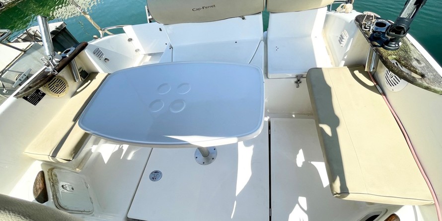 B2 marine cap ferret 552 dc