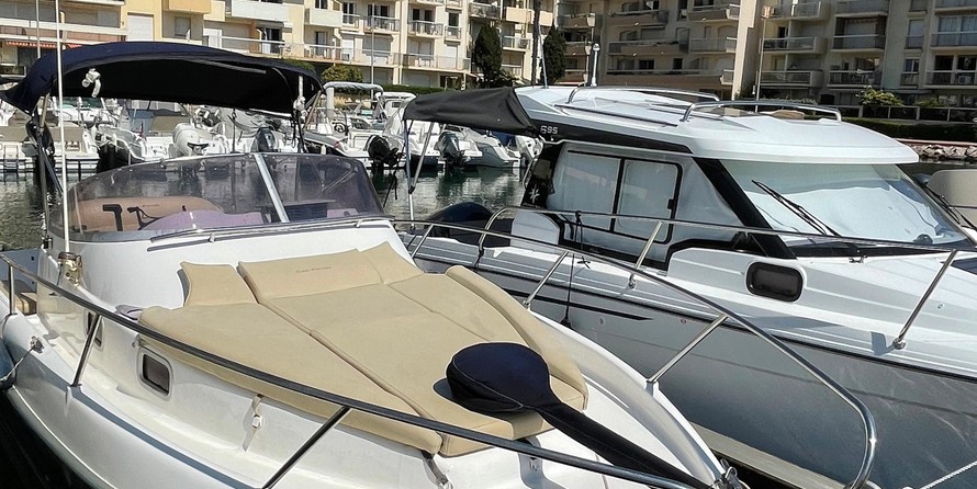 B2 marine cap ferret 552 dc