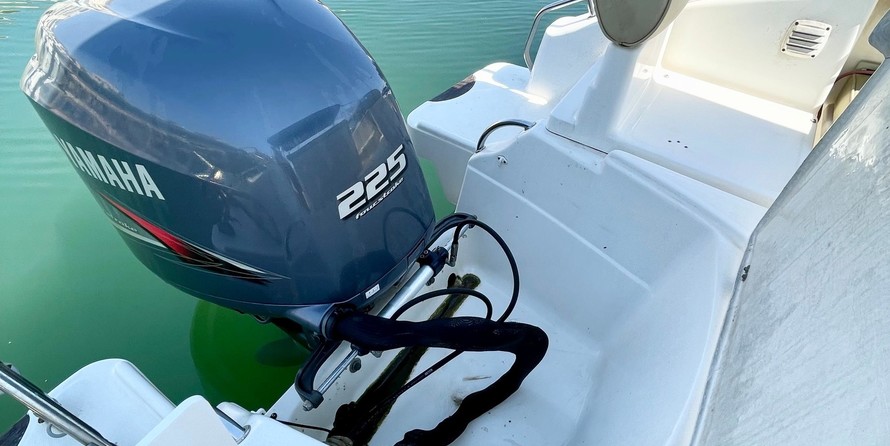 B2 marine cap ferret 552 dc