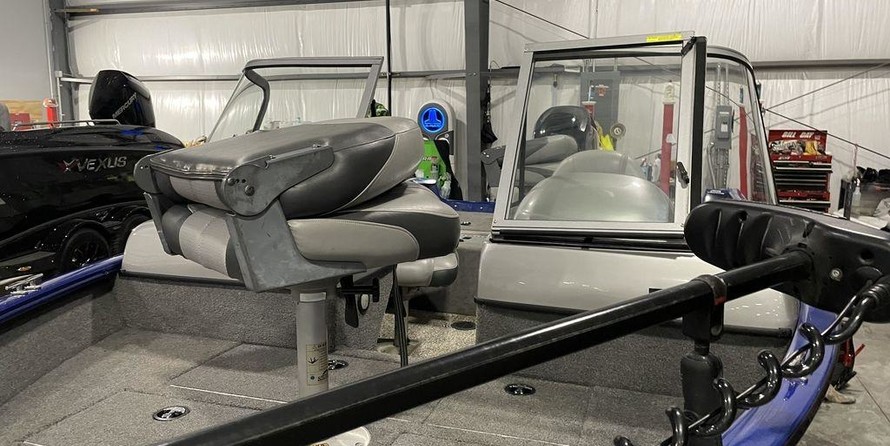 Tracker Pro Guide V-16 WT