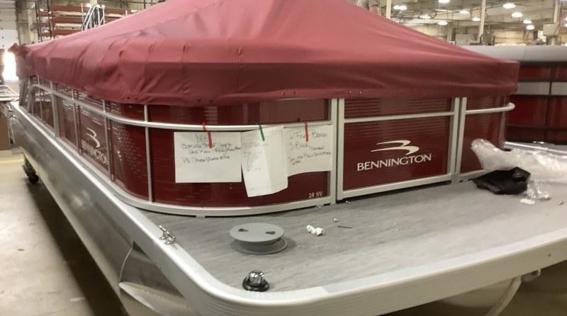 Bennington 24 sbrx
