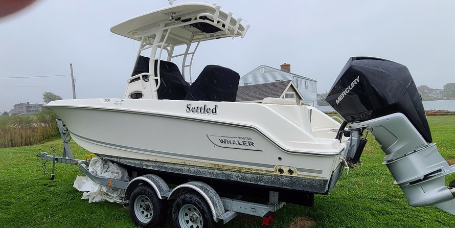 Boston Whaler 230 Outrage