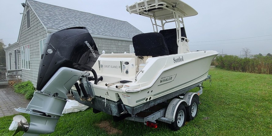 Boston Whaler 230 Outrage