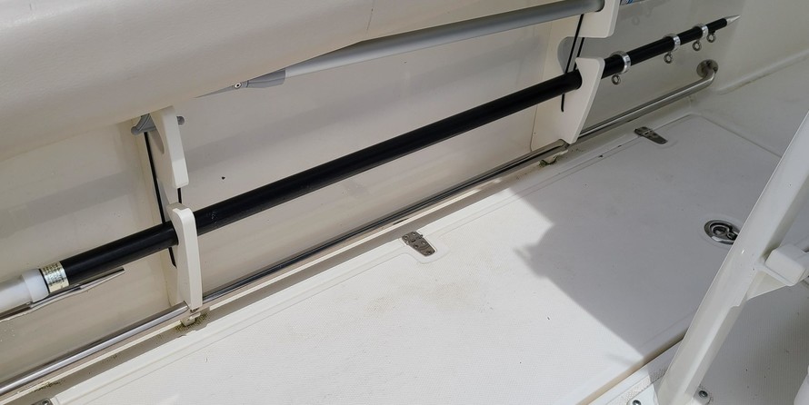 Boston Whaler 230 Outrage