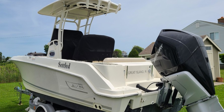Boston Whaler 230 Outrage