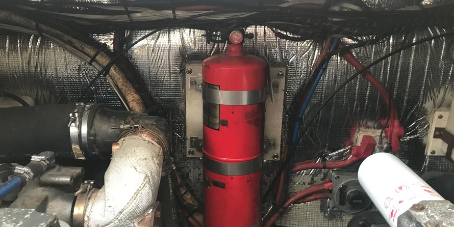 Cruisers yachts 3870 express