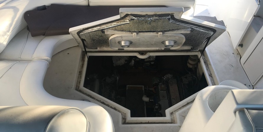 Cruisers yachts 3870 express