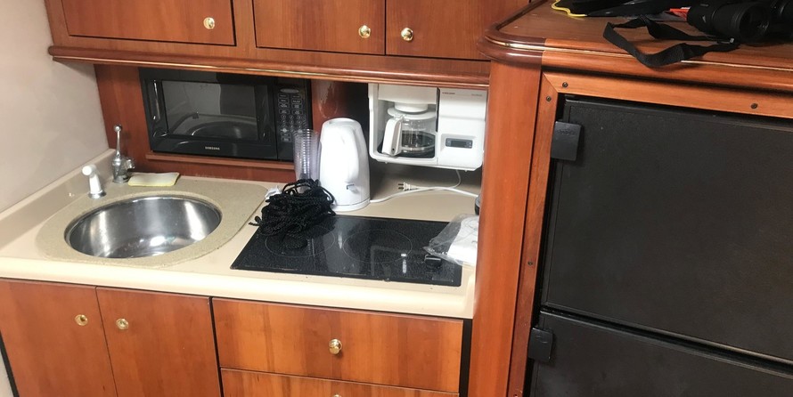 Cruisers yachts 3870 express