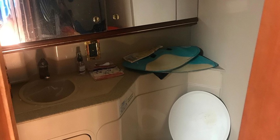 Cruisers yachts 3870 express