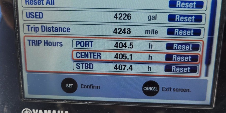 Everglades 355 Center Console