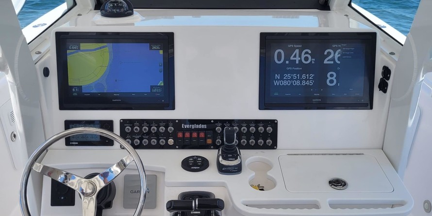 Everglades 355 Center Console