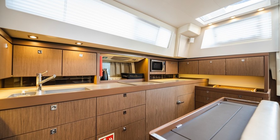 Beneteau Sense 57