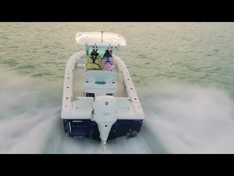 Everglades 253 Center Console