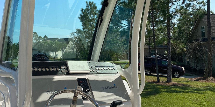 Everglades 253 Center Console