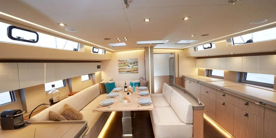 Beneteau Oceanis Yacht 62