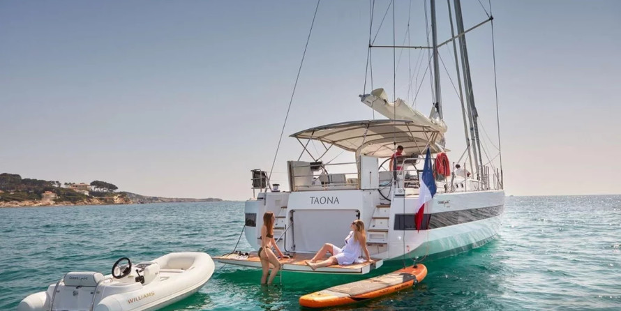 Beneteau Oceanis Yacht 62