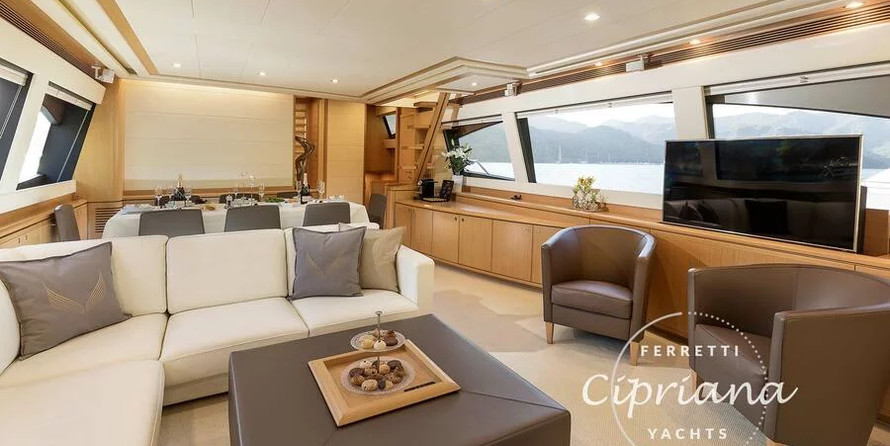 Ferretti 830