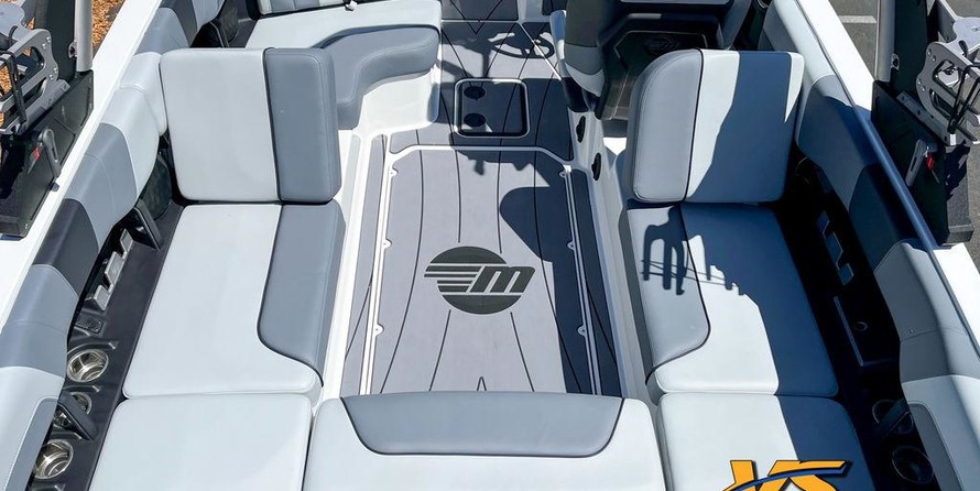 Malibu Wakesetter 23 LSV