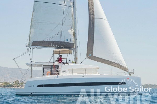 Bali catamarans 4.0 lounge