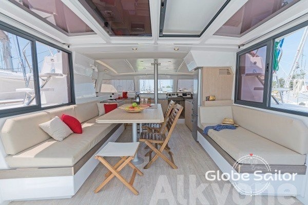 Bali catamarans 4.0 lounge