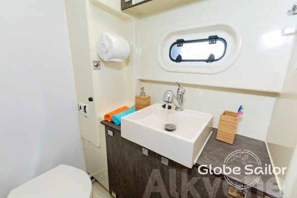 Bali catamarans 4.0 lounge