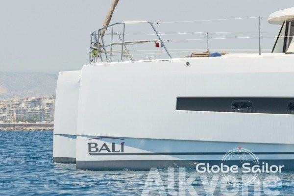 Bali catamarans 4.0 lounge