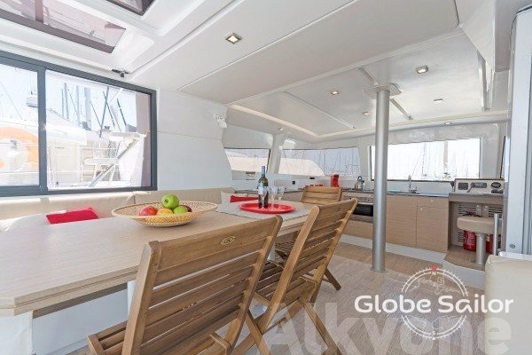 Bali catamarans 4.0 lounge