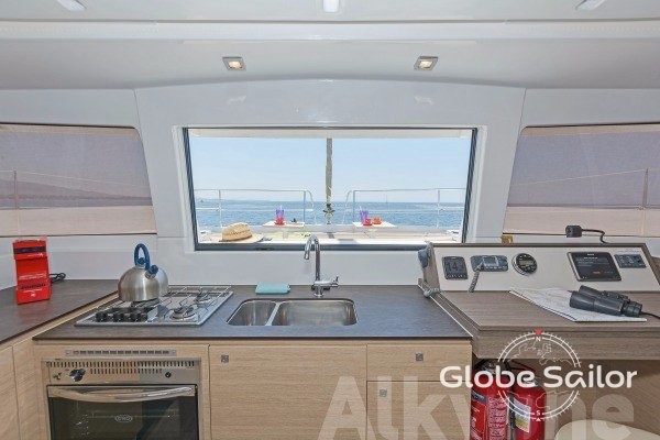 Bali catamarans 4.0 lounge