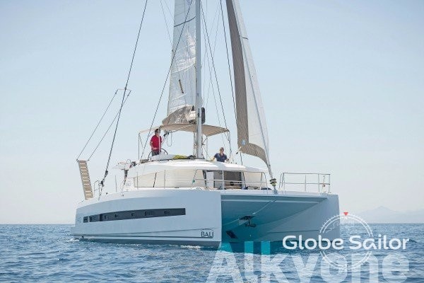 Bali catamarans 4.0 lounge