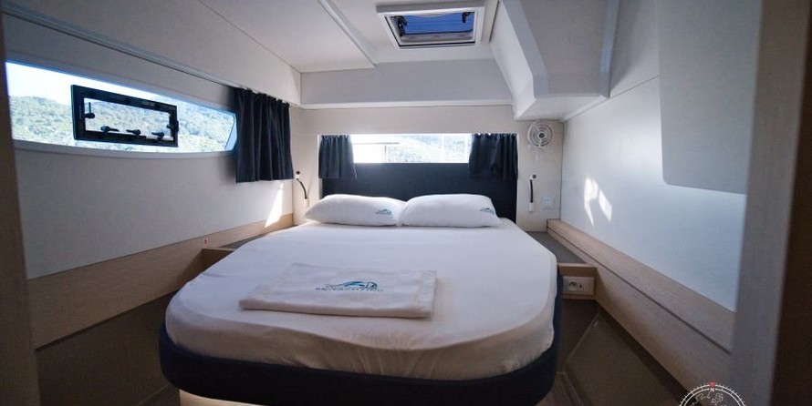 Fountaine Pajot Astréa 42