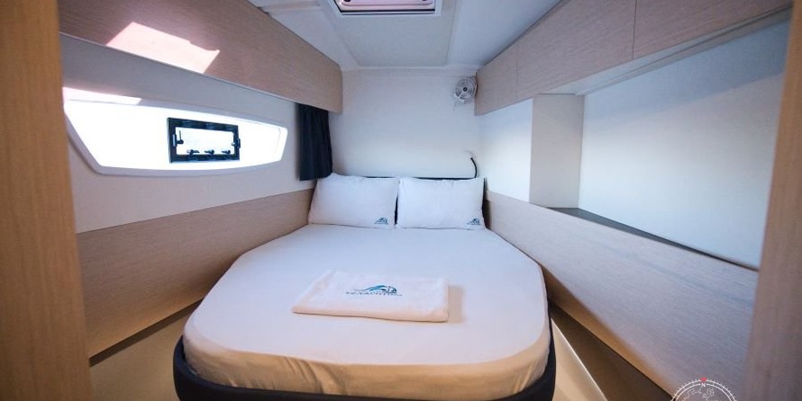 Fountaine Pajot Astréa 42