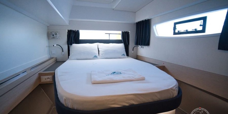 Fountaine Pajot Astréa 42