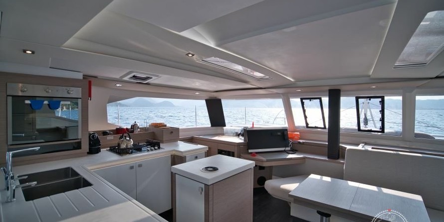 Fountaine Pajot Saona 47