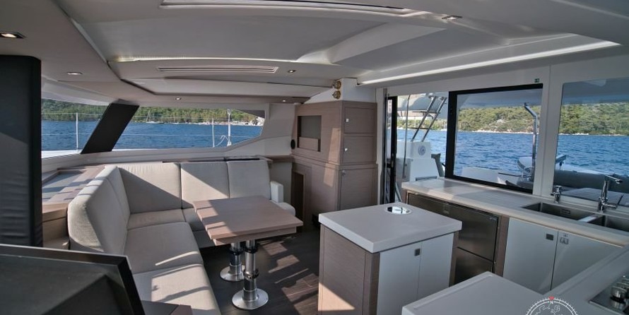 Fountaine Pajot Saona 47