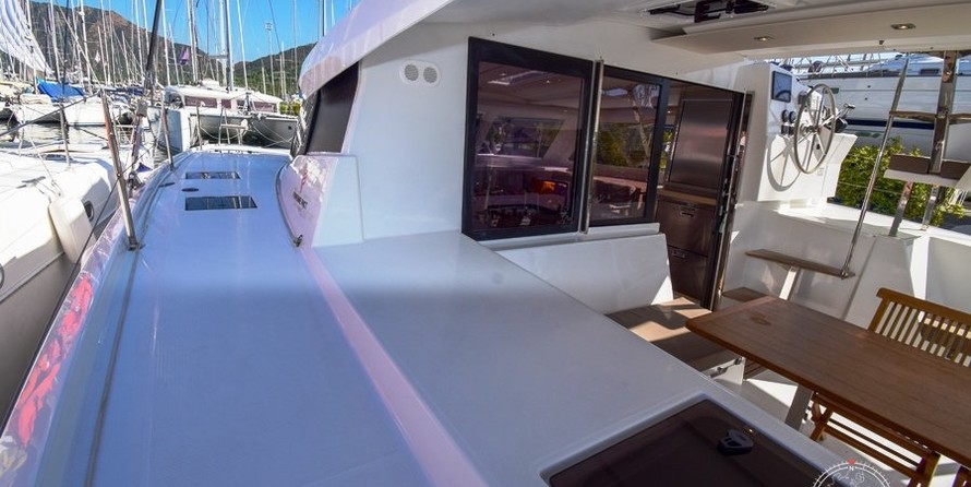 Fountaine Pajot Lucia 40