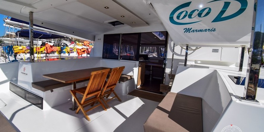 Fountaine Pajot Lucia 40