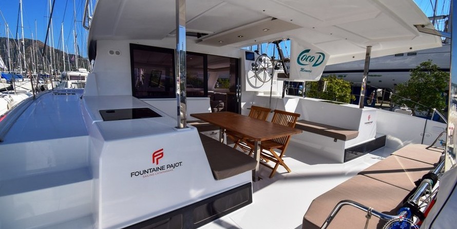 Fountaine Pajot Lucia 40